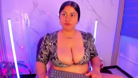 Snapshot of dayan_silva_ chatting on May 2026 01:24:02 AM DAYAN online show from May 2026 01:24:02 AM