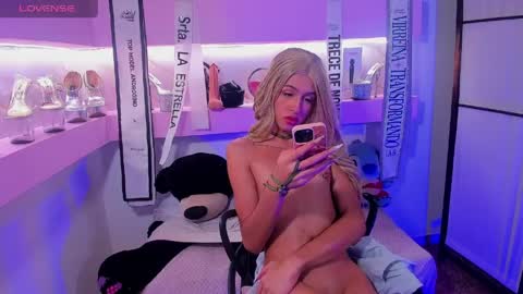 Dayana Hill online show from April 2026 08:15:01 AM