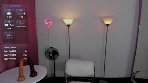 I am Dayanna  tecca online show from January 2025 12:33:01 AM