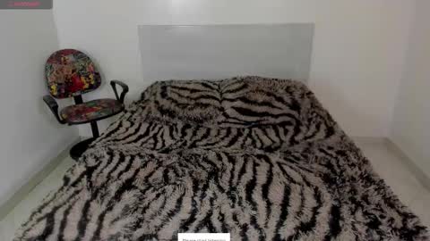 I am Dayanna  tecca online show from November 2025 10:10:01 PM