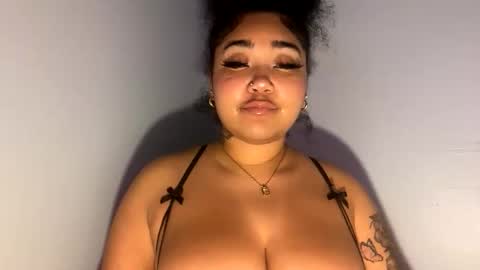 Snapshot of dayqueen1 chatting on May 2026 11:27:01 AM dayqueen1 online show from May 2026 11:27:01 AM