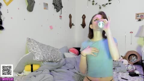 Snapshot of days_y chatting on January 2025 07:18:01 AM days_y online show from January 2025 07:18:01 AM