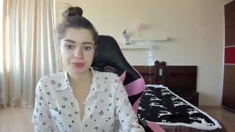 dazdrasmigdasue online show from January 2025 08:15:02 AM