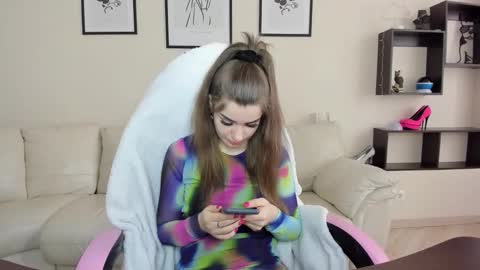 dazdrasmigdasue online show from February 2025 02:02:01 PM