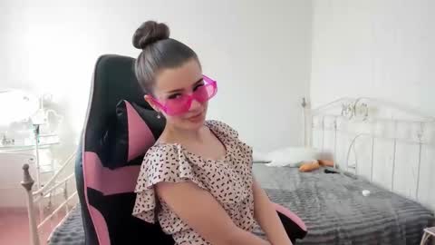 dazdrasmigdasue online show from March 2025 01:15:02 PM