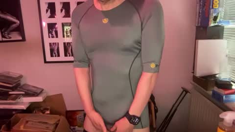 Snapshot of dazhunguncut chatting on June 2026 07:44:02 AM Fit Daddy online show from June 2026 07:44:02 AM