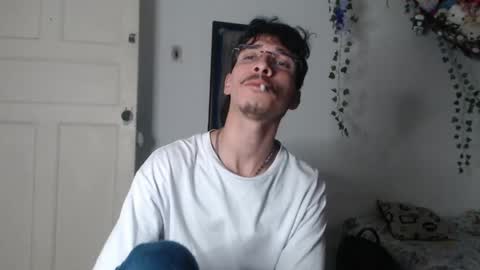 Snapshot of dazzayyy chatting on April 2026 02:40:02 AM dazzayy online show from April 2026 02:40:02 AM