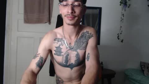 Snapshot of dazzayyy chatting on May 2026 01:25:02 AM dazzayy online show from May 2026 01:25:02 AM