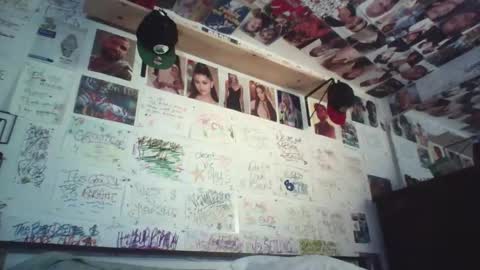 dbeamon92 online show from April 2026 02:31:01 AM