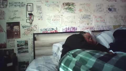 dbeamon92 online show from April 2026 12:06:02 PM