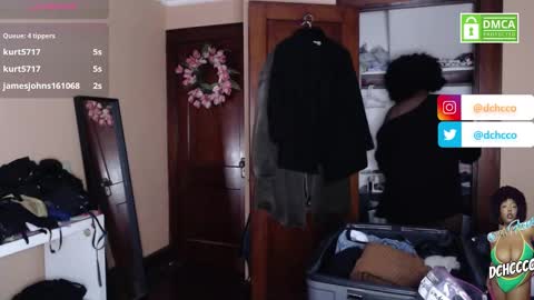 Snapshot of dchcco chatting on December 2024 10:51:02 PM Duchess Coco - Coco Puffs online show from December 2024 10:51:02 PM