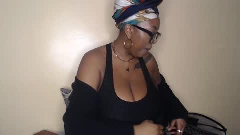 Snapshot of dchcco chatting on January 2025 01:20:01 AM Duchess Coco - Coco Puffs online show from January 2025 01:20:01 AM