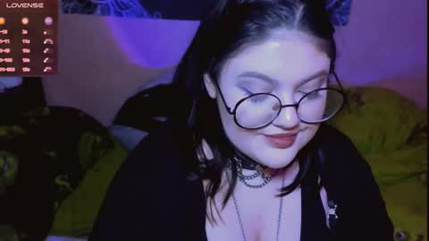 Snapshot of de_v1l chatting on December 2025 10:10:02 AM Luna online show from December 2025 10:10:02 AM