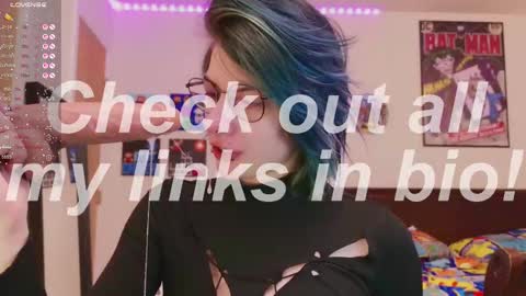 Snapshot of deadratsoup chatting on November 2025 04:49:02 PM Rat online show from November 2025 04:49:02 PM