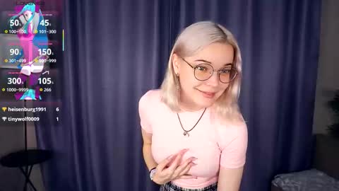 Charlie 18yo online show from November 2025 05:17:01 AM