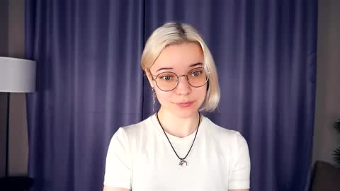 Charlie 18yo online show from November 2025 05:21:02 AM