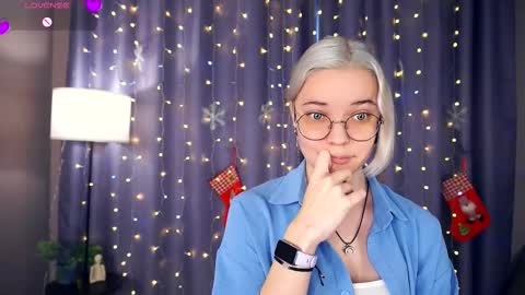 Charlie 18yo online show from December 2025 06:17:02 AM