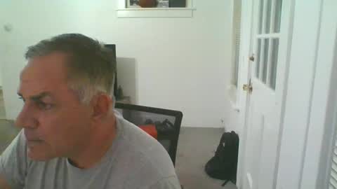 Snapshot of deano2nyc chatting on December 2024 07:17:01 AM Deano DILF online show from December 2024 07:17:01 AM