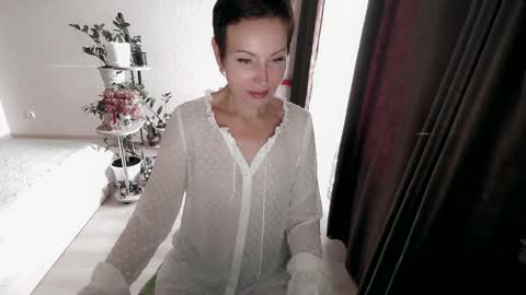 Snapshot of dear_mia_ chatting on October 2025 10:07:01 AM Mia online show from October 2025 10:07:01 AM