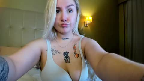 Debbie Mon Tue Fri Sun Sat GMT 3 1000am - 0400pm  online show from September 2025 04:30:02 PM