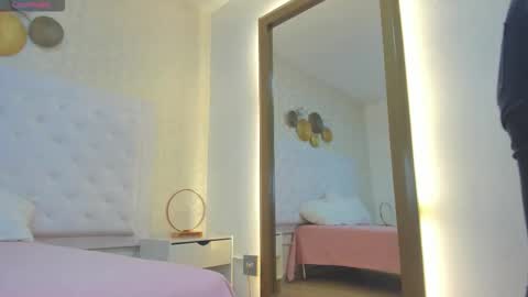 Snapshot of debora_scoot chatting on November 2025 10:27:01 AM Debora online show from November 2025 10:27:01 AM