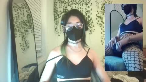 deciduousdoll online show from November 2025 11:49:02 PM