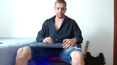 Snapshot of deconrios chatting on December 2024 08:51:01 PM Santiago online show from December 2024 08:51:01 PM