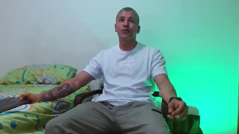 Snapshot of deconrios chatting on December 2024 01:45:01 AM Santiago online show from December 2024 01:45:01 AM