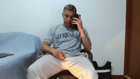 Snapshot of deconrios chatting on January 2025 05:58:02 AM Santiago online show from January 2025 05:58:02 AM