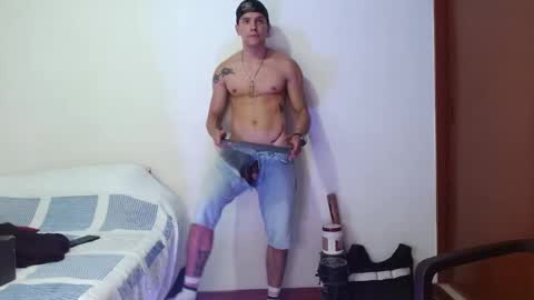 Snapshot of deconrios chatting on February 2025 10:55:01 PM Santiago online show from February 2025 10:55:01 PM