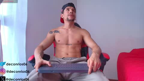 Snapshot of deconrios chatting on October 2025 08:51:02 PM Santiago online show from October 2025 08:51:02 PM