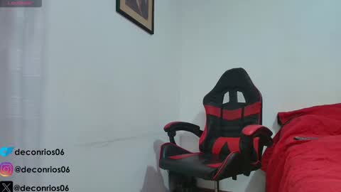 Snapshot of deconrios chatting on October 2025 10:32:02 AM Santiago online show from October 2025 10:32:02 AM