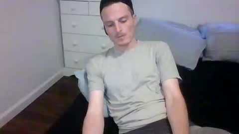 Snapshot of dee4dayz19 chatting on October 2025 10:41:01 PM Dee4dayz online show from October 2025 10:41:01 PM