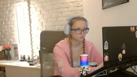 Amanda online show from June 2026 08:03:01 PM