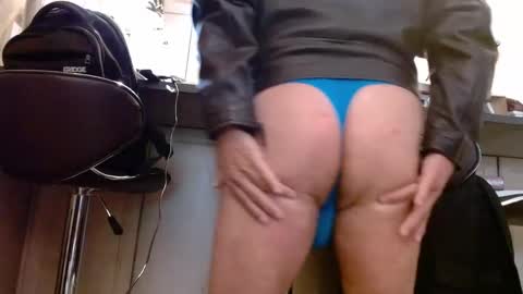 Snapshot of deeperjohnny chatting on October 2025 04:04:02 PM deeperjohnny online show from October 2025 04:04:02 PM