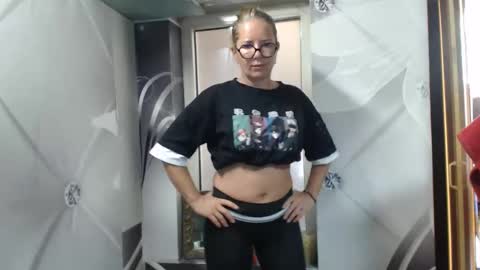 Snapshot of deepintoyourmind chatting on May 2026 05:38:02 AM hi guys i m a cute milf i m here for good time and nice people pls be respectfool and enjoy me online show from May 2026 05:38:02 AM