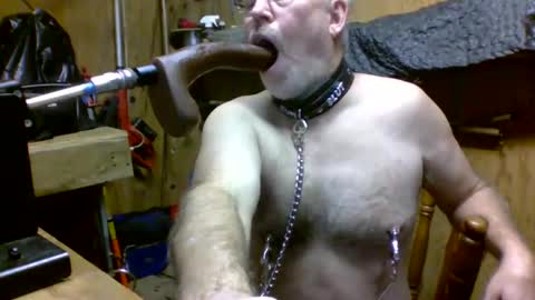 Snapshot of deepthroat227 chatting on December 2024 10:33:02 PM Deepthroat My Big Dildos online show from December 2024 10:33:02 PM