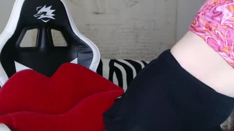 KamiDevi online show from December 2024 02:00:01 PM