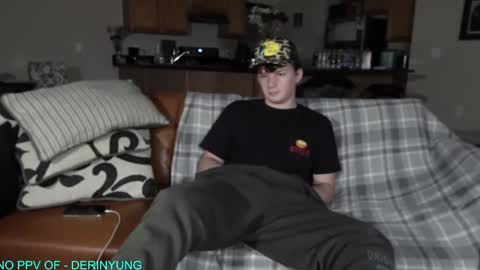 Snapshot of deeyungguy chatting on January 2025 09:56:02 AM more content and goodies online show from January 2025 09:56:02 AM