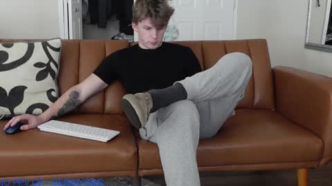 Snapshot of deeyungguy chatting on January 2025 05:02:02 PM more content and goodies online show from January 2025 05:02:02 PM