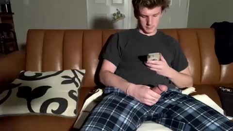 Snapshot of deeyungguy chatting on March 2025 09:05:02 AM more content and goodies online show from March 2025 09:05:02 AM