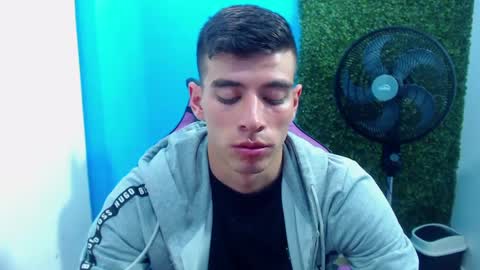 Snapshot of deiby_baby chatting on December 2024 03:33:02 AM DEIBY online show from December 2024 03:33:02 AM