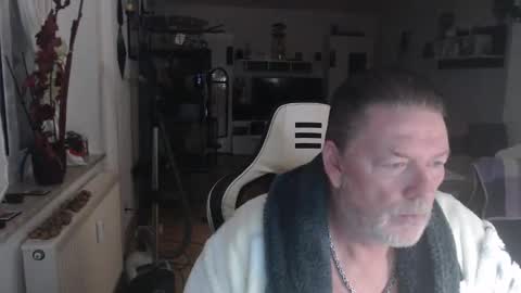 deinprinz2312 online show from October 2025 05:11:02 AM