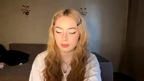 Mina online show from April 2026 12:22:02 PM