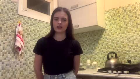 Kiki online show from April 2026 05:11:01 PM