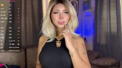 Snapshot of deliciousfaye chatting on May 2026 07:58:02 AM Hello your loving faye 3 online show from May 2026 07:58:02 AM