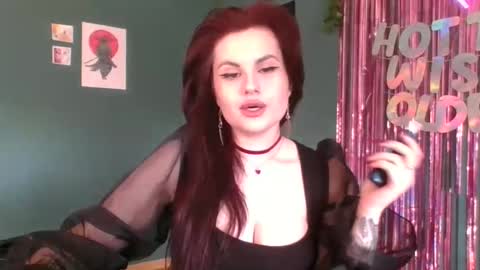 dellacrush_ online show from February 2025 10:59:01 AM