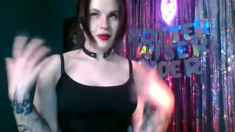 dellacrush_ online show from February 2025 03:18:02 PM