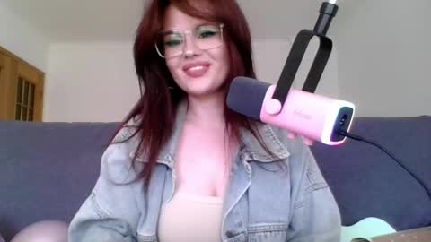 dellacrush_ online show from March 2025 02:40:01 PM