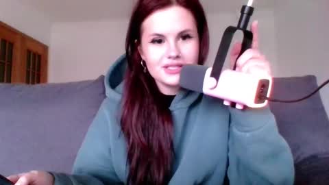 dellacrush_ online show from March 2025 03:20:02 PM